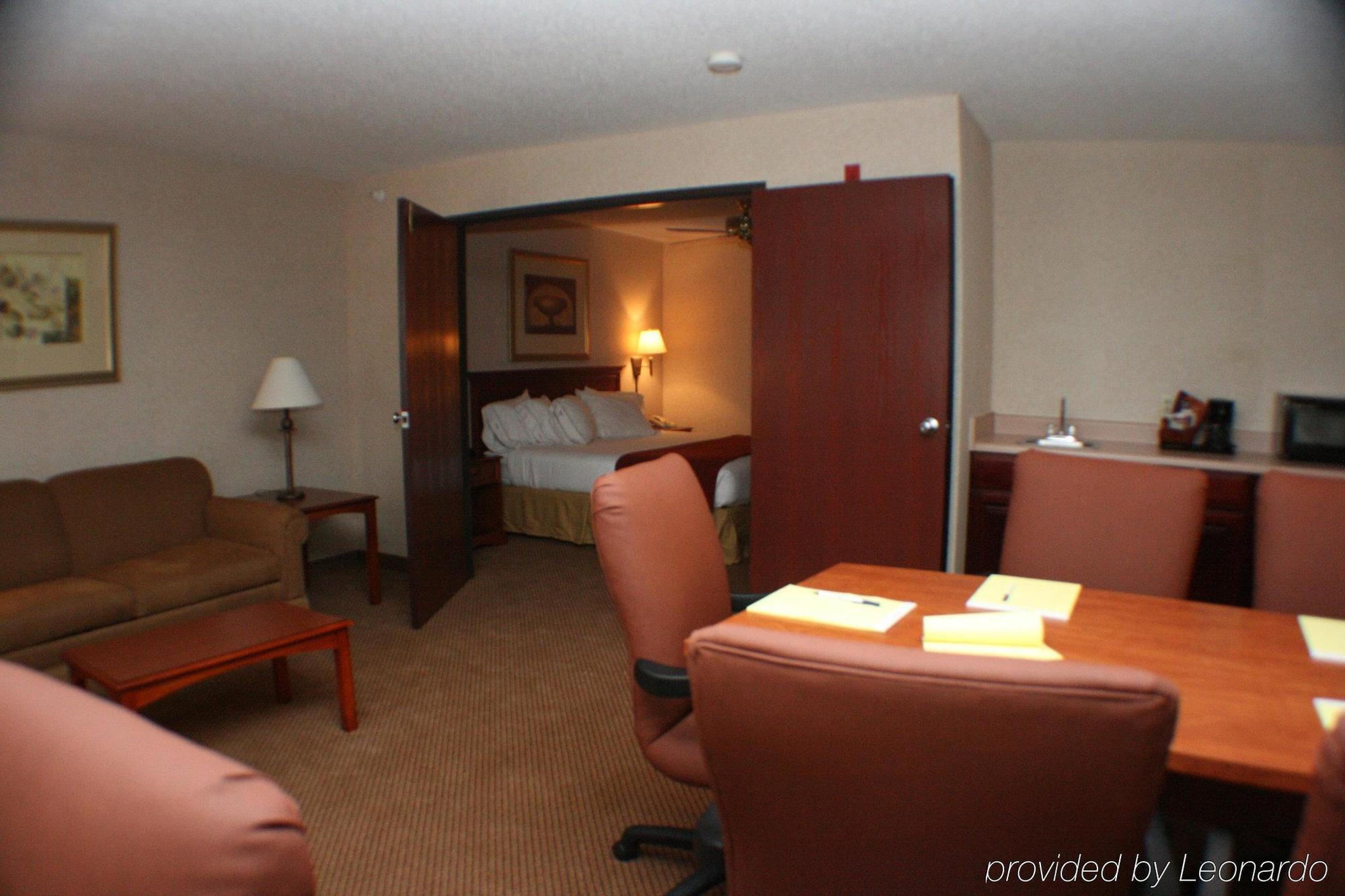 Seasons Inn & Suites Highland Exterior photo