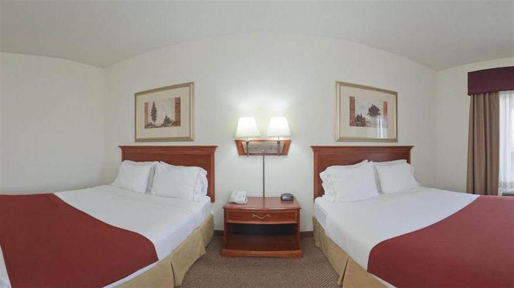 Seasons Inn & Suites Highland Exterior photo